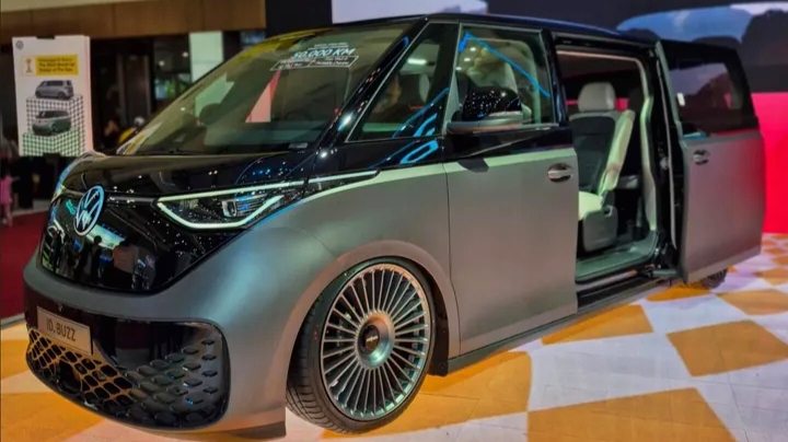 HYPTEC HT: Mobil Listrik Mewah yang Menjadi Primadona GIIAS 2025