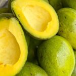 Alpukat: Superfood untuk Kulit Sehat dan Bercahaya