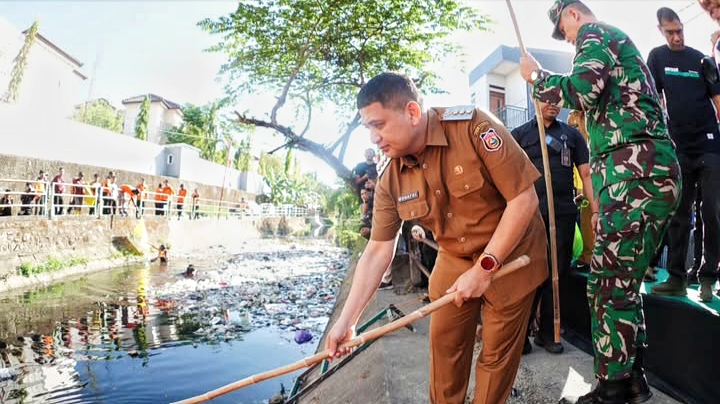 Makassar Galakkan Gerakan Bersih Kanal untuk Antisipasi Banjir Musim Hujan