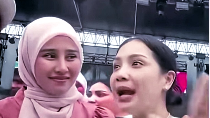 Nagita Slavina Terharu Saat Syahnaz Sadiqah Dipanggil "Ibu Bupati" oleh Warga Bandung Barat