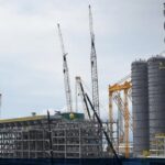 Kilang Minyak Indonesia di Tengah Tren Global: Kebutuhan Nasional vs. Stagnasi Dunia