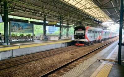 Mengapa KRL Tidak Berhenti di Stasiun Gambir?