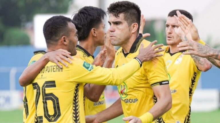 Usia Bukan Hambatan, 7 Pemain Ini Masih Bersinar di Championship 2025/2026