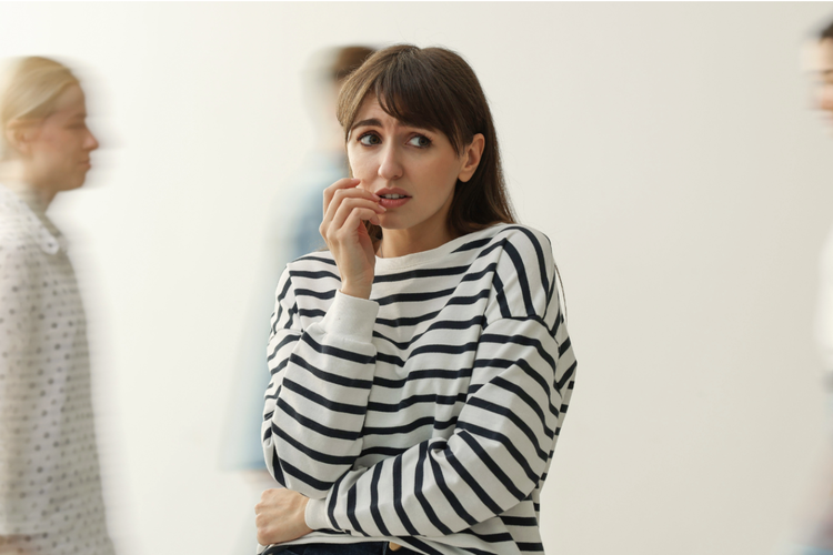 Psikologi Buka Rahasia 7 Kebiasaan Orang Sulit Dekat dengan Orang Lain