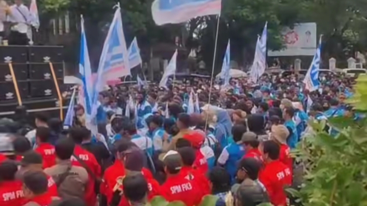 Perselisihan Antara Pengusaha dan Serikat Pekerja Terkait Kenaikan UMK 2026