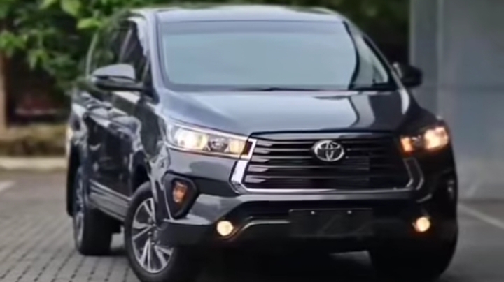 Jelajahi Lombok dengan Toyota xEV: Naik Bukit, Nikmati Laut, dan Rasakan Teknologi Baru